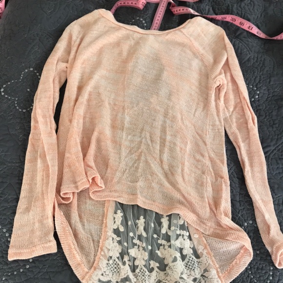Lace Back pink sweater - Picture 2 of 7
